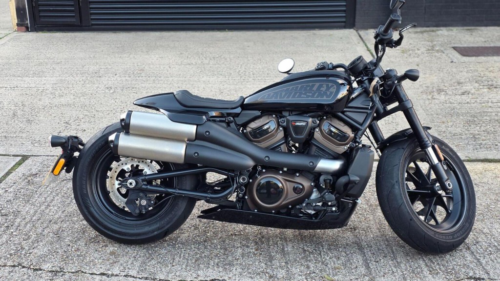 HARLEY-DAVIDSON Sportster