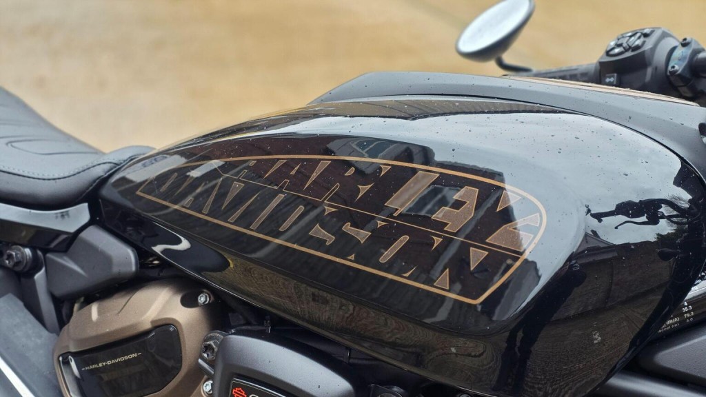 HARLEY-DAVIDSON Sportster