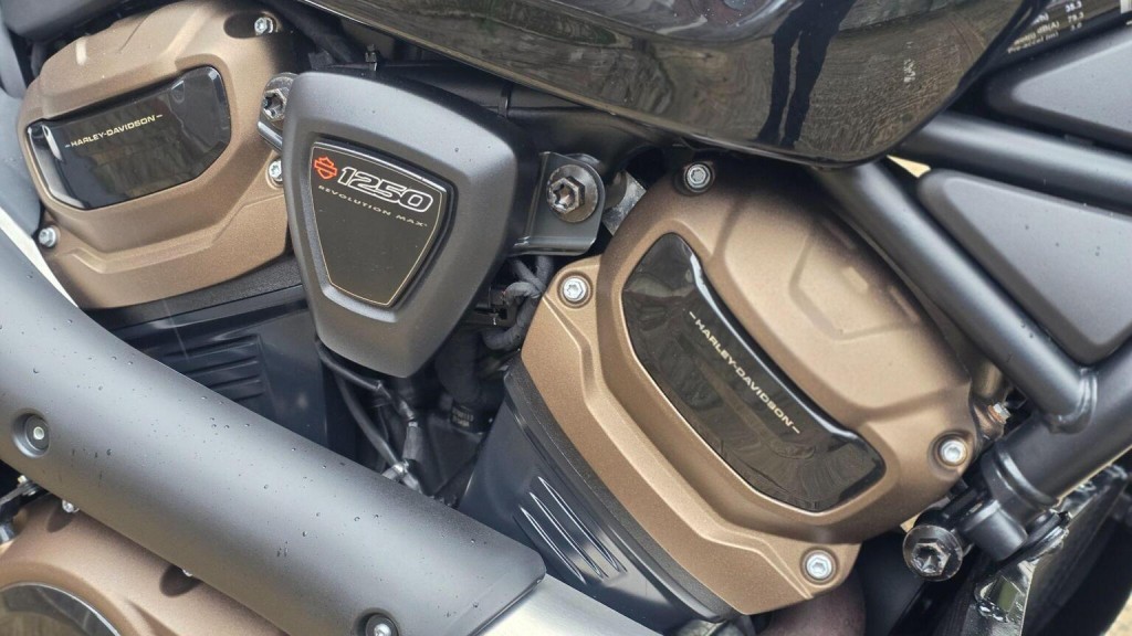 HARLEY-DAVIDSON Sportster