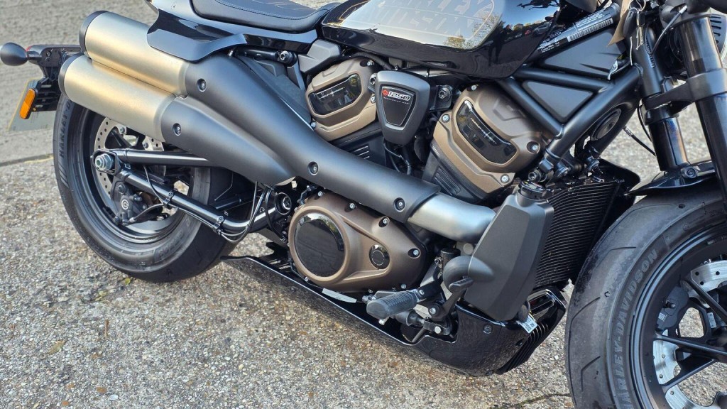 HARLEY-DAVIDSON Sportster