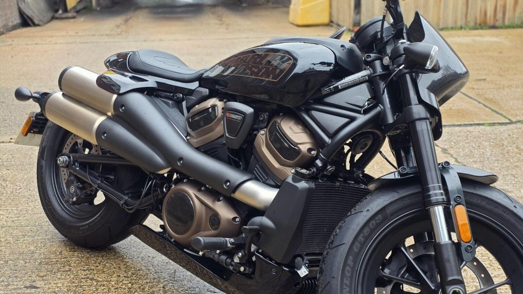 HARLEY-DAVIDSON Sportster