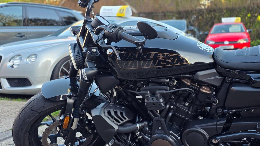 HARLEY-DAVIDSON Sportster