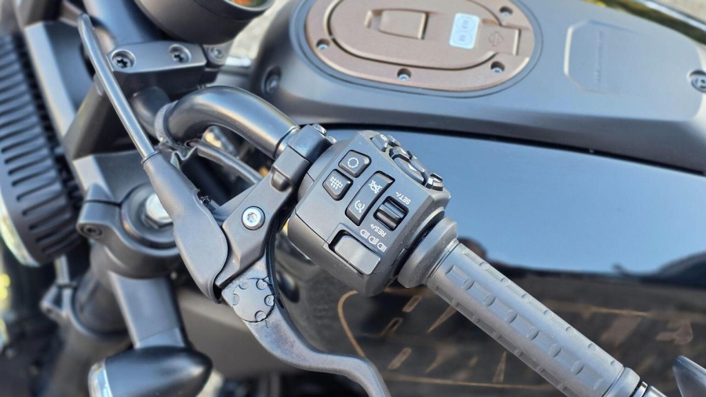 HARLEY-DAVIDSON Sportster