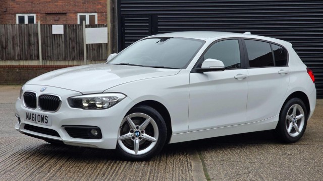 BMW 1 SERIES