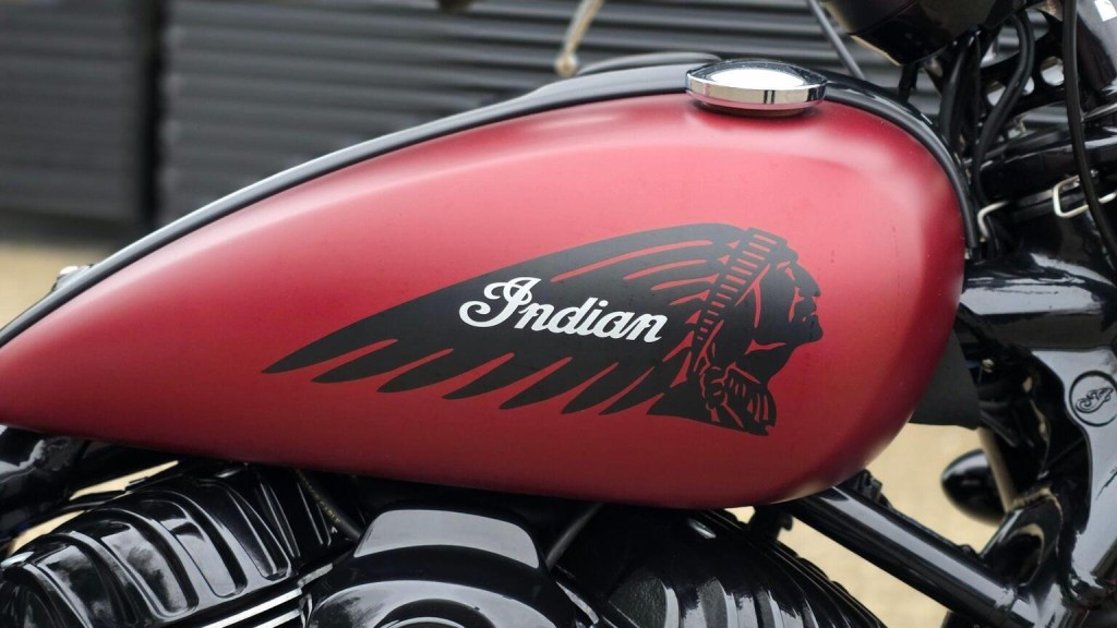INDIAN CHIEF BOBBER DARK HORSE