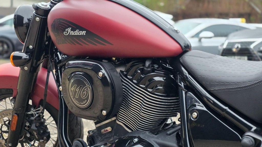 INDIAN CHIEF BOBBER DARK HORSE