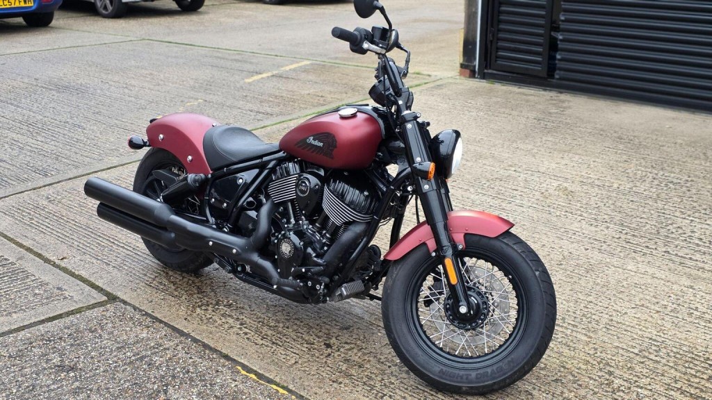 INDIAN CHIEF BOBBER DARK HORSE