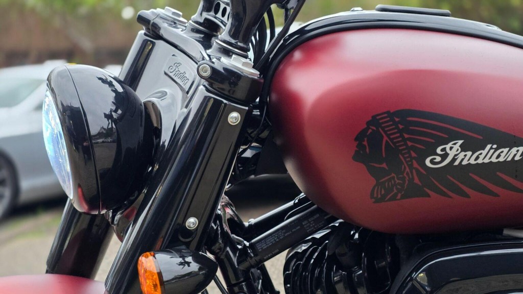 INDIAN CHIEF BOBBER DARK HORSE