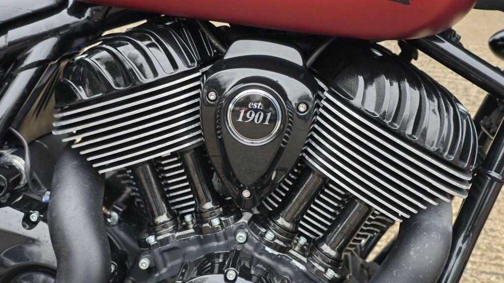 INDIAN CHIEF BOBBER DARK HORSE