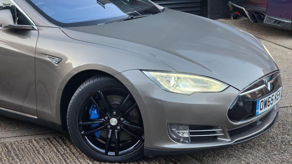 TESLA MODEL S