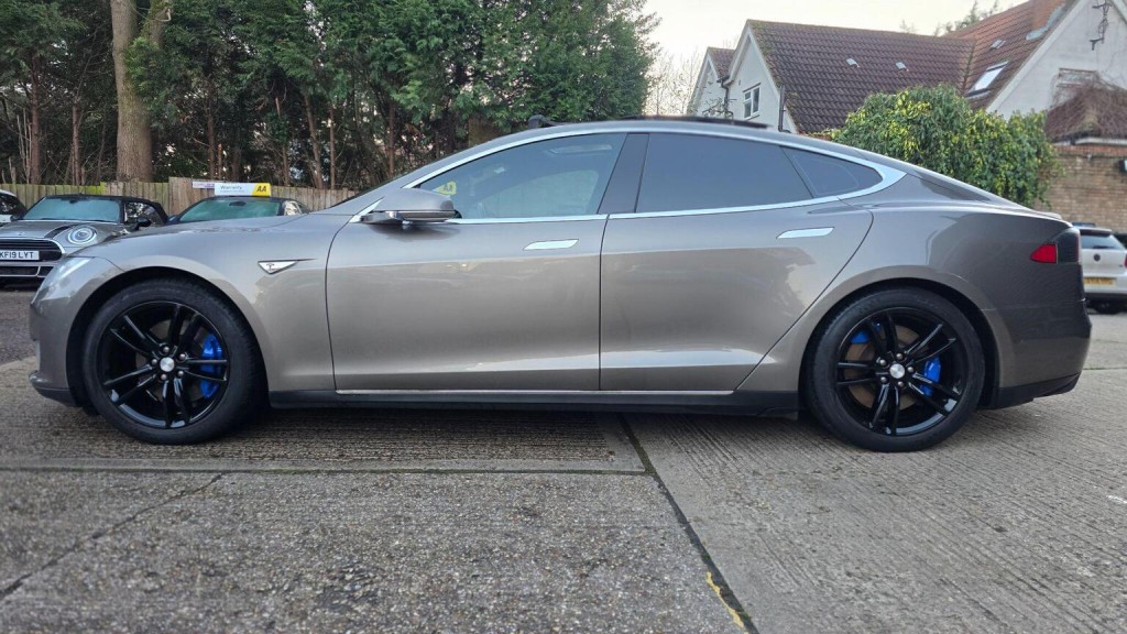 TESLA MODEL S