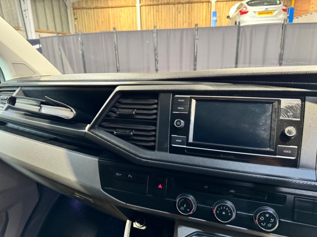 VOLKSWAGEN TRANSPORTER