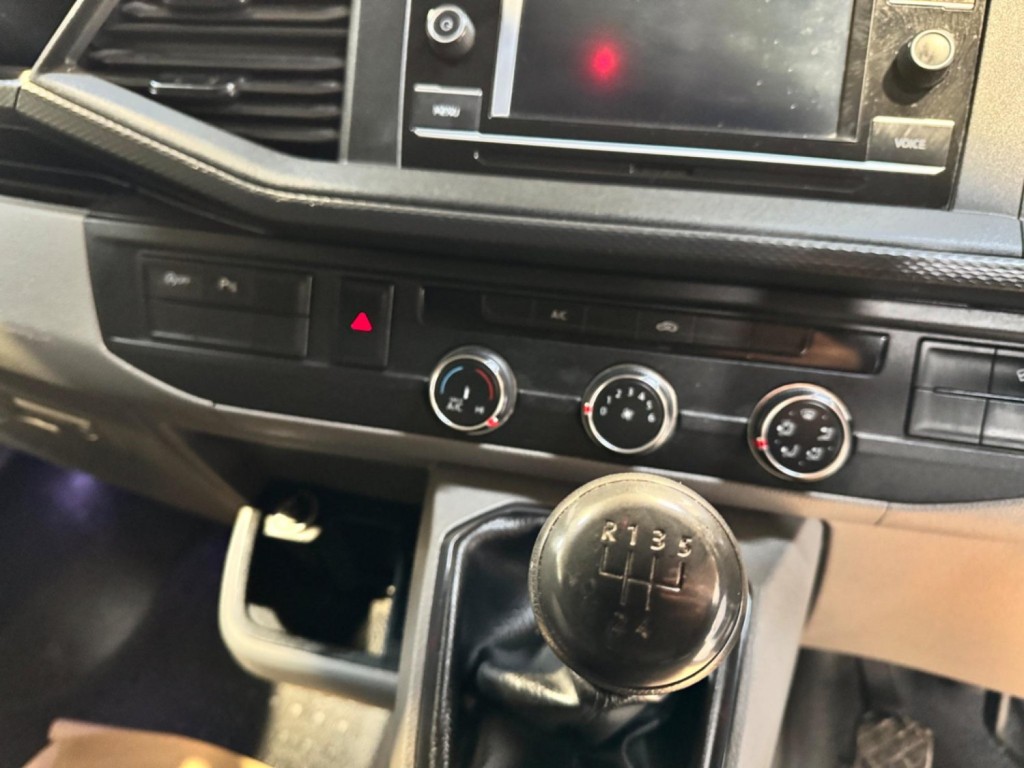 VOLKSWAGEN TRANSPORTER