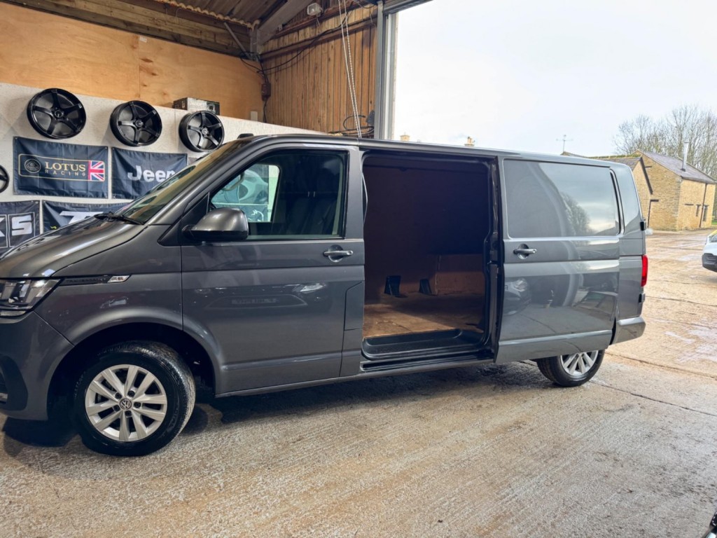 VOLKSWAGEN TRANSPORTER