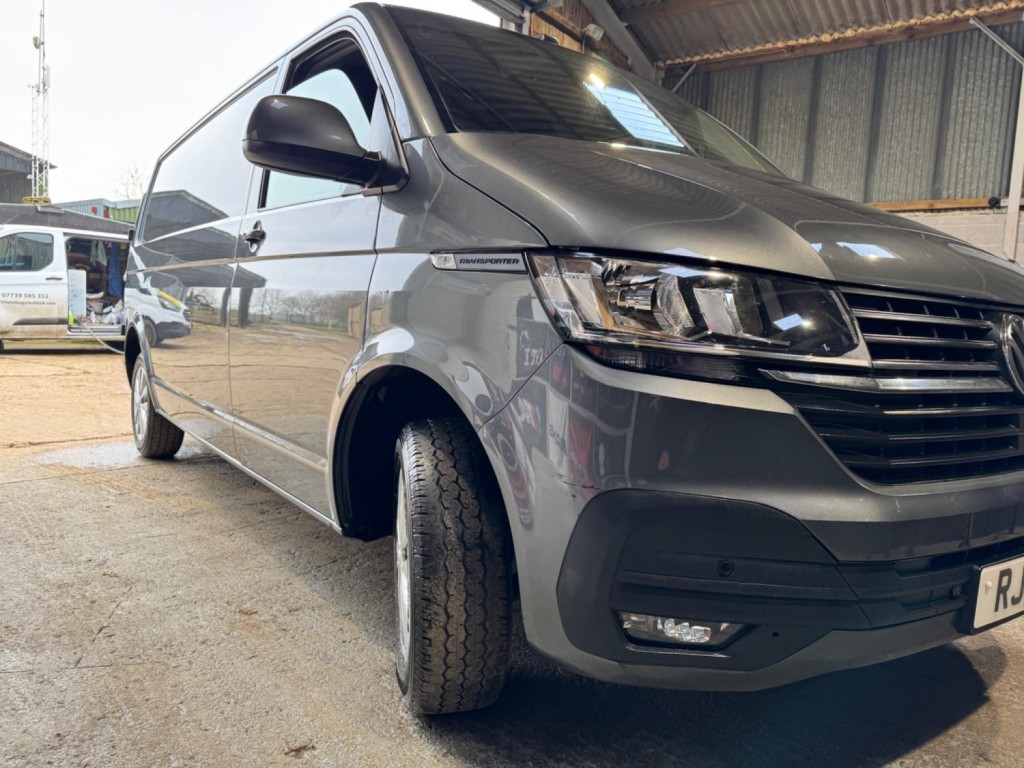 VOLKSWAGEN TRANSPORTER