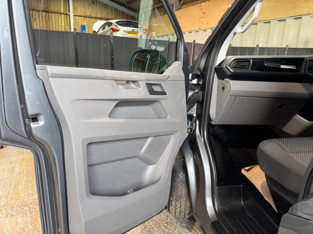 VOLKSWAGEN TRANSPORTER