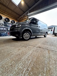 VOLKSWAGEN TRANSPORTER