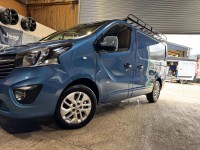 VAUXHALL VIVARO