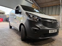 VAUXHALL VIVARO