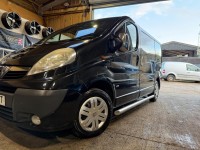 VAUXHALL VIVARO