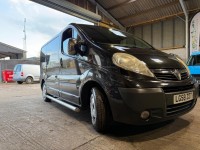VAUXHALL VIVARO