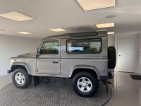LAND ROVER DEFENDER 90
