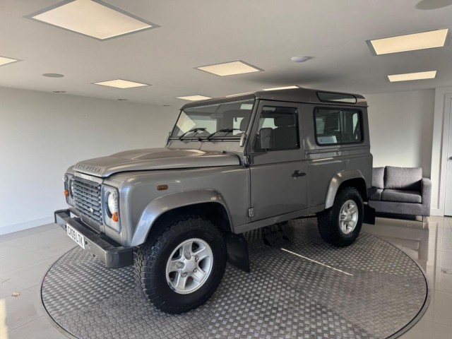 LAND ROVER DEFENDER 90