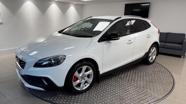 VOLVO V40 CROSS COUNTRY