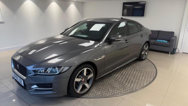 JAGUAR XE