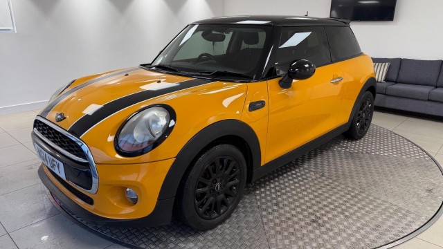 MINI HATCH
