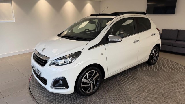 PEUGEOT 108