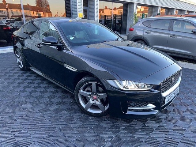 JAGUAR XE