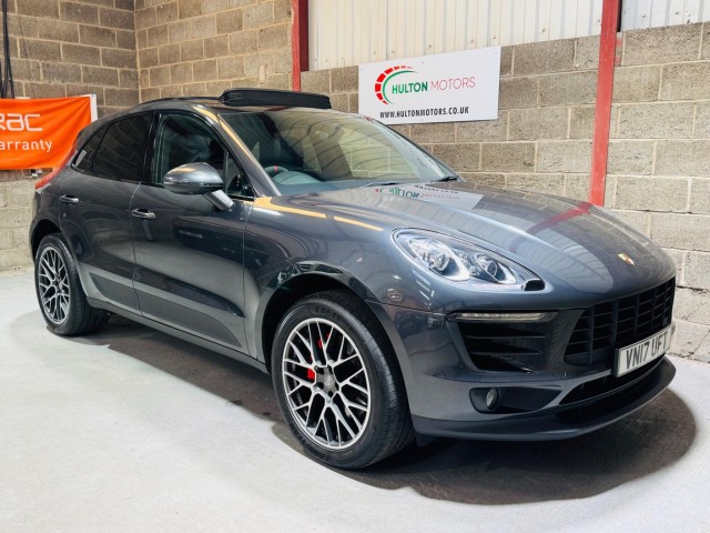PORSCHE MACAN