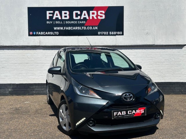 TOYOTA AYGO 1.0 VVT-i x-play x-shift Euro 6 5dr