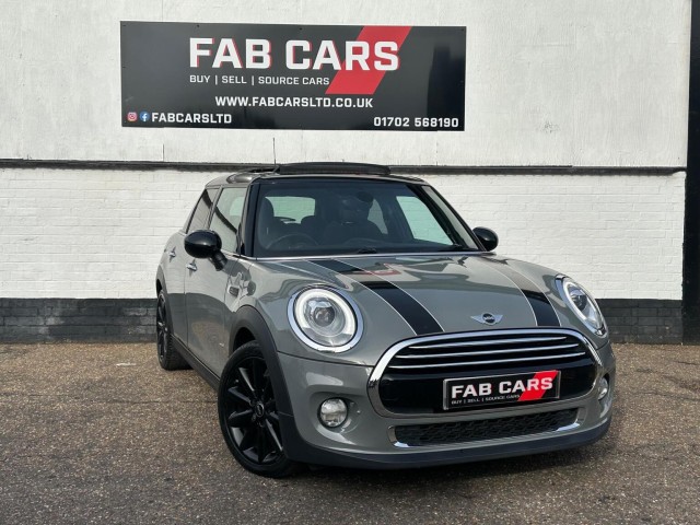 MINI HATCH 1.5 Cooper Auto Euro 6 (s/s) 5dr