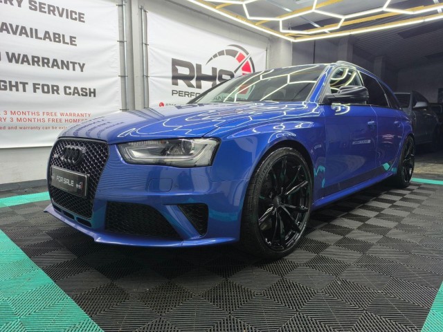 AUDI RS4