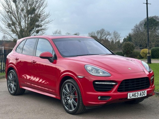 PORSCHE CAYENNE