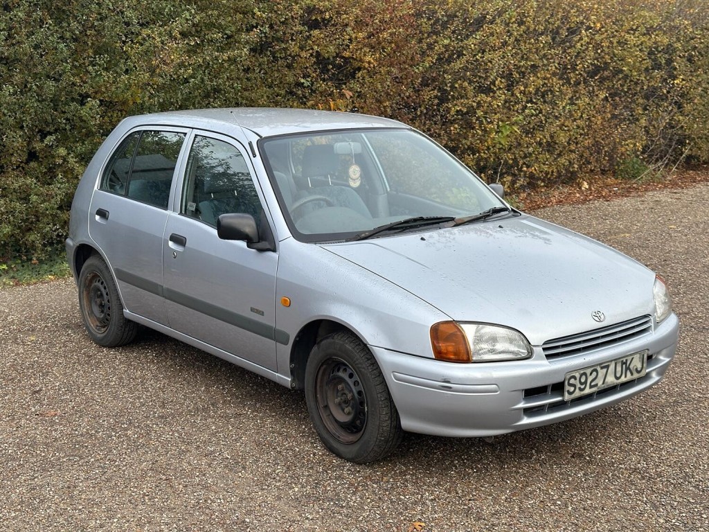 TOYOTA STARLET