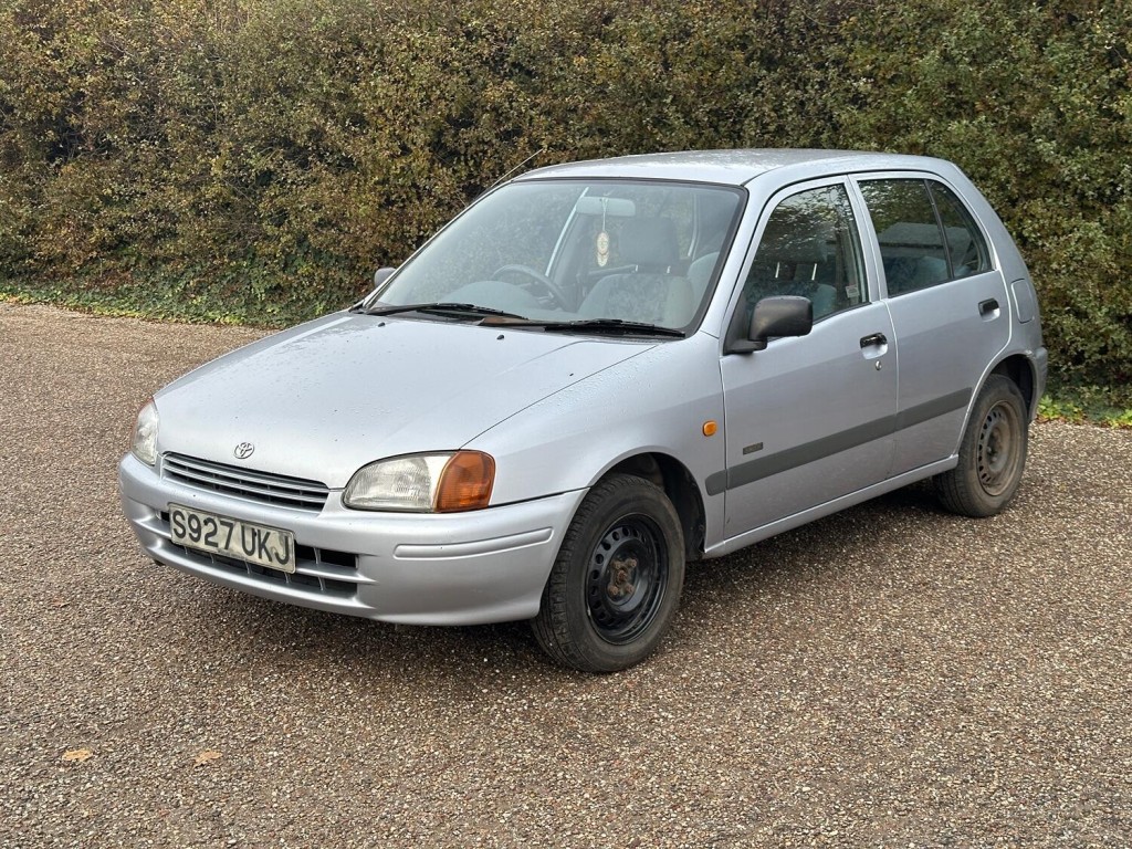 TOYOTA STARLET