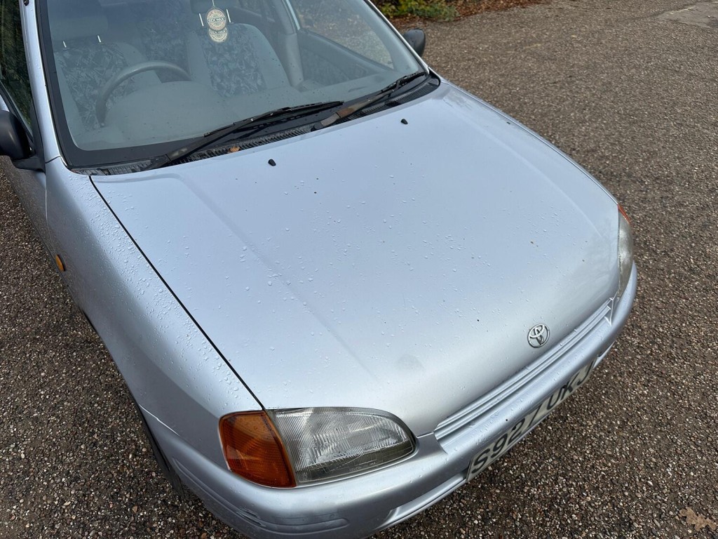 TOYOTA STARLET