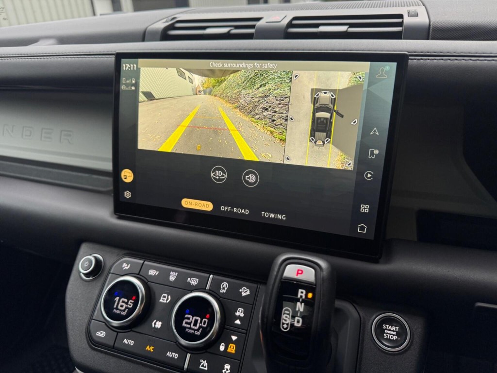 LAND ROVER DEFENDER 110