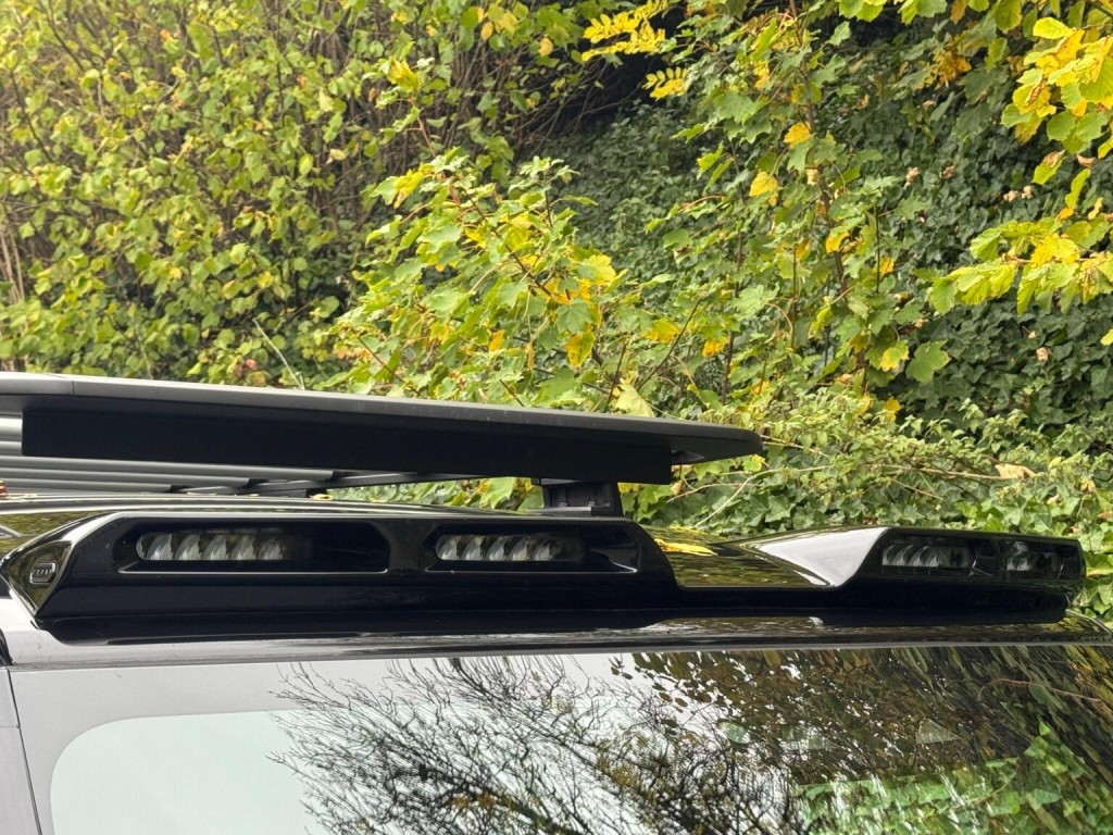 LAND ROVER DEFENDER 110