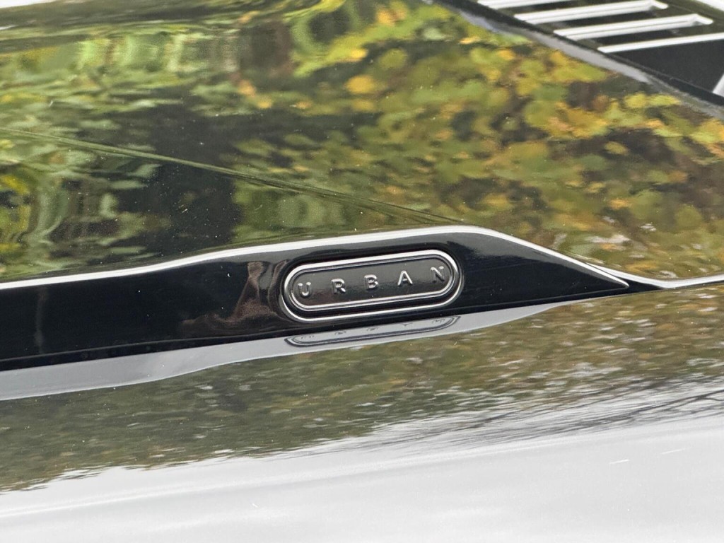 LAND ROVER DEFENDER 110