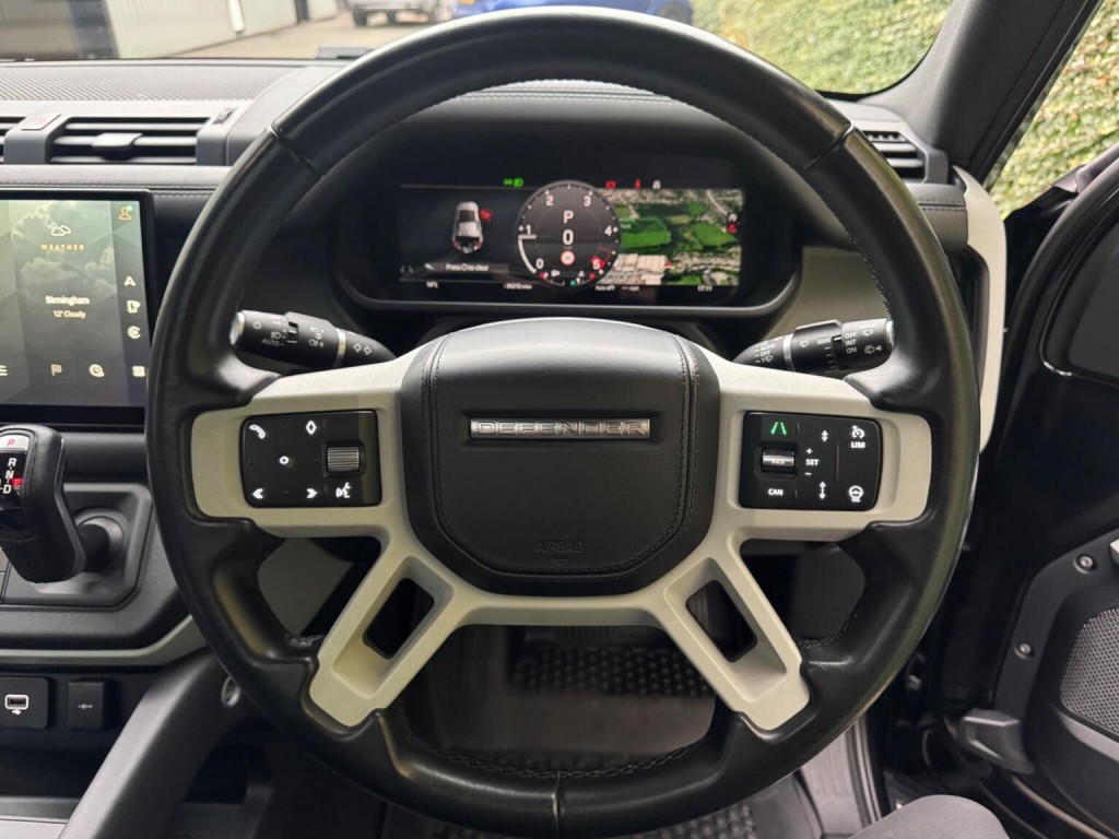 LAND ROVER DEFENDER 110