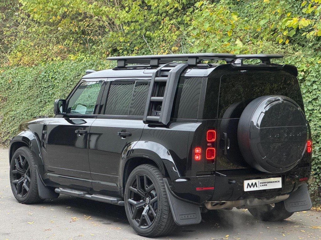 LAND ROVER DEFENDER 110