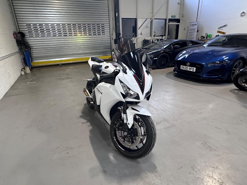 HONDA CBR1000RR Fireblade