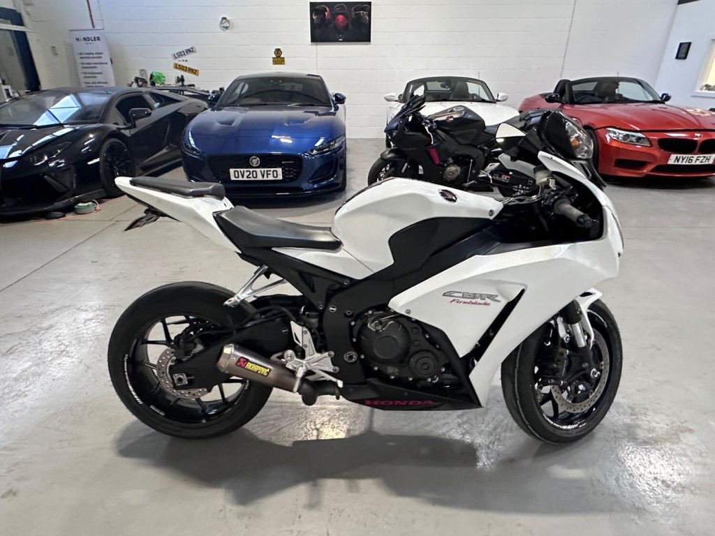 HONDA CBR1000RR Fireblade