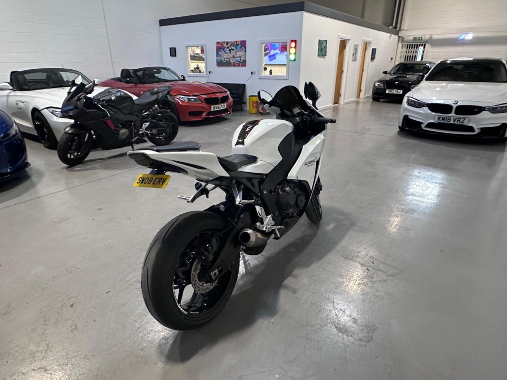 HONDA CBR1000RR Fireblade