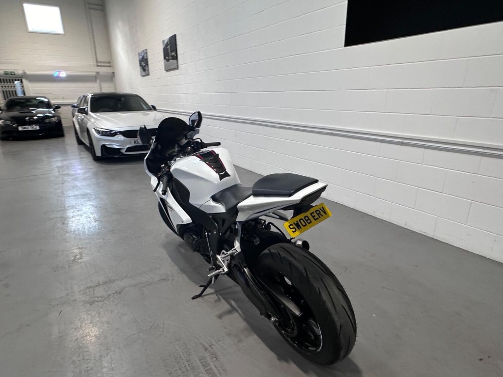 HONDA CBR1000RR Fireblade