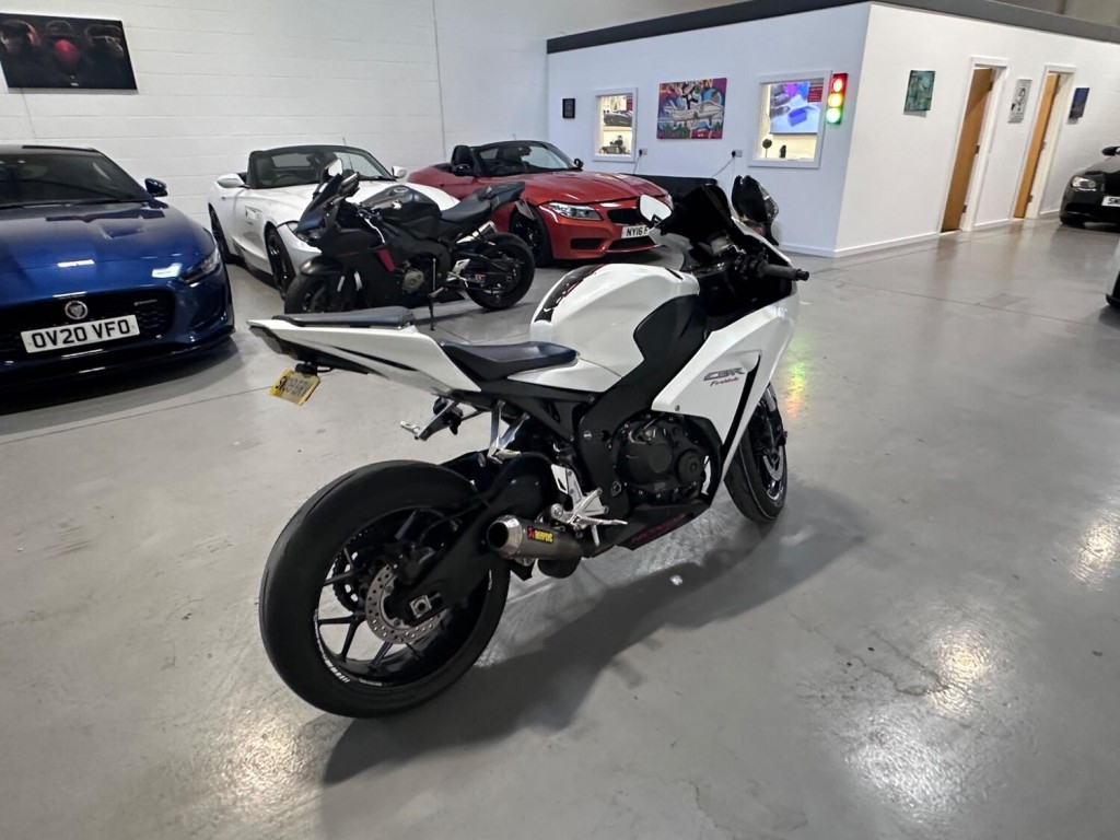 HONDA CBR1000RR Fireblade